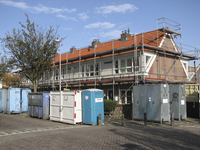 906059 Gezicht op de renovatie van woningen aan de Boerhaavelaan te Utrecht.
